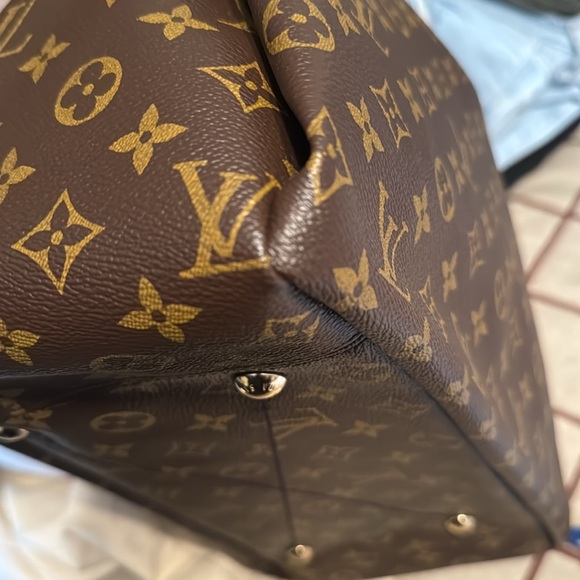Authentic Louis Vuitton Artsy MM - Picture 3 of 14